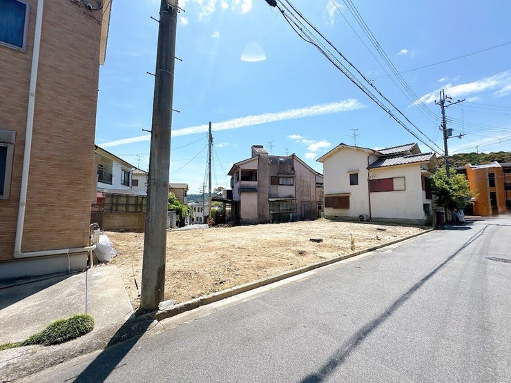 あたたかな陽が差し込み、優しい風が吹き込む陽当り・通風良好な立地です。