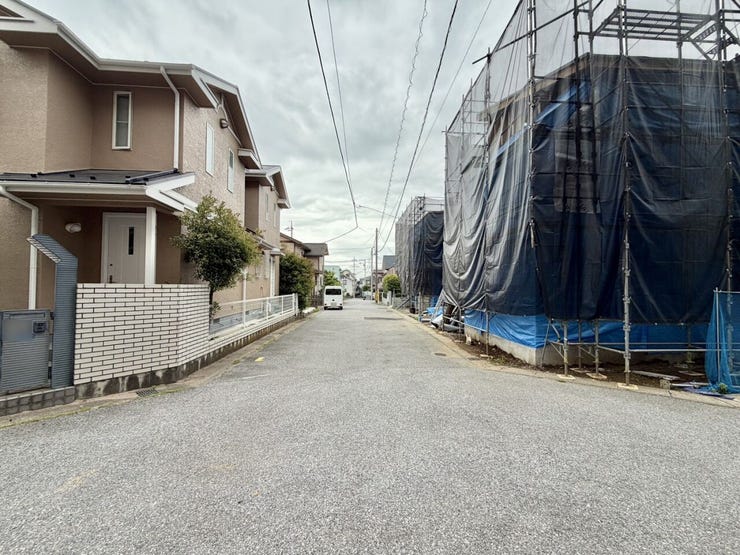 周辺は高い建物もなく、閑静な住宅街!
