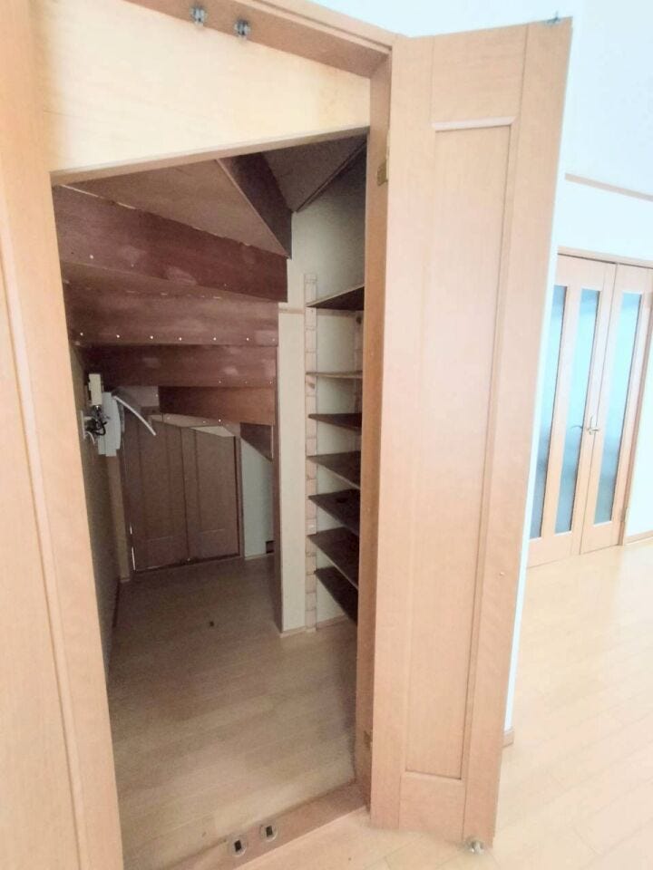 階段下収納