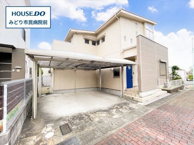 【外観】
【滝ノ水エリア】4LDK、並列駐車スペース2台確保◎中古戸建になります。
名古屋市営バス滝ノ水中学校西まで徒歩3分
小坂小学校まで徒歩12分(約910m)
滝ノ水中学校まで徒歩3分(約230m)
