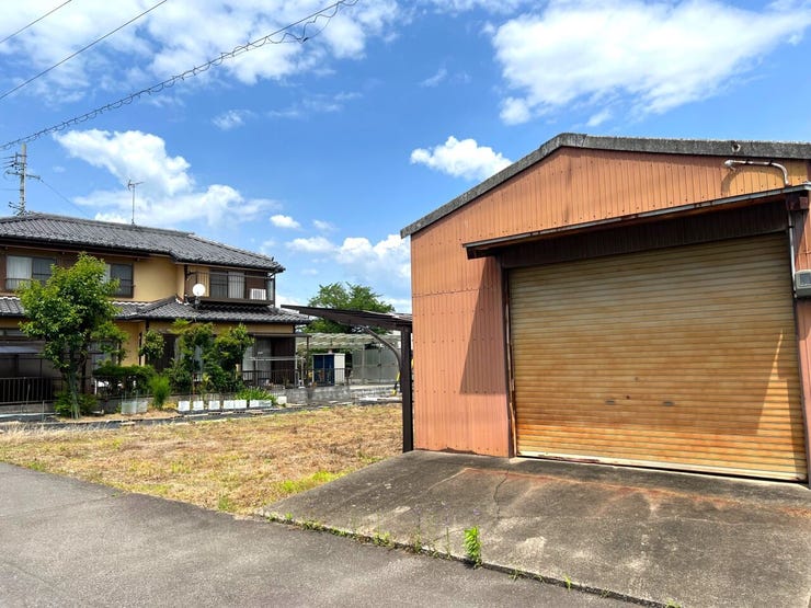 ドラッグストア徒歩5分!コンビニ徒歩8分!急なお買物にも便利です。