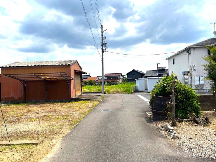 開放感ある広さが魅力の住宅用地です。
