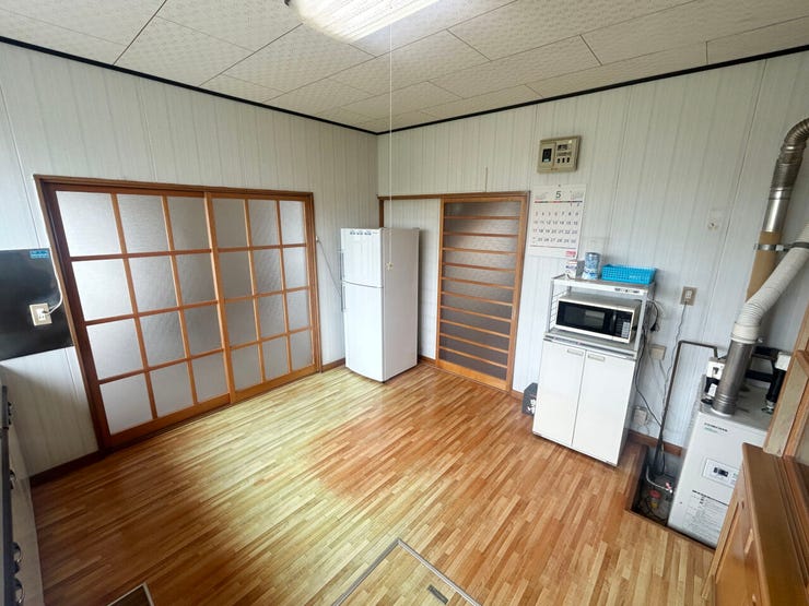 室内(2026年5月)撮影
◎現地案内予約受付中!◎
8帖のダイニングキッチンはテーブルを置いてもゆとりがあります◎
