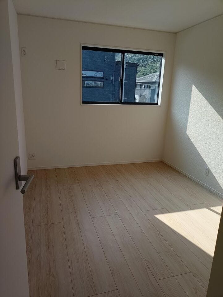 2面採光で陽当り・通風良好な心地よいお部屋。
