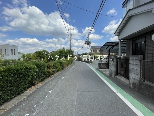 前面道路:幅員約4mの前面道路です。普通車が1台通れる幅となります。