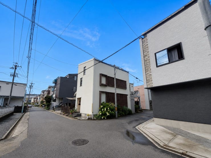 □西側道路
※AI加工により空を加工しています。