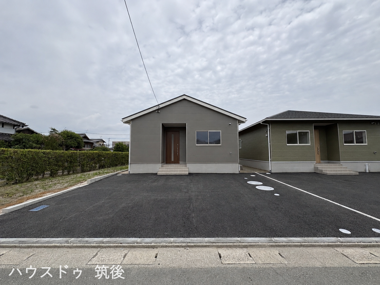 【外観】
平屋4LDK|LDK20帖の開放的な住まい
2026年6月に完成しました。
現在内覧可能です!