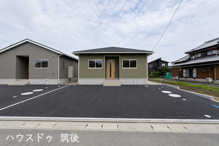 【外観】
平屋4LDK|LDK18.5帖×洋室6帖以上
2026年6月に完成しました。
現在内覧可能です!