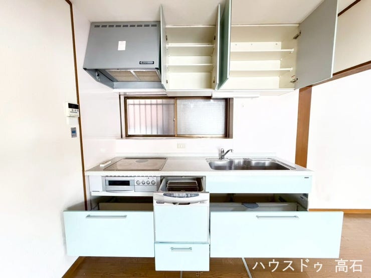 家事時間を短縮できる食洗機付きのシステムキッチン。