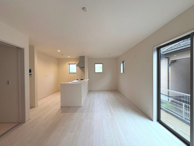 【リビング】
15帖のリビング。長期優良住宅×住宅性能評価で安心して長くお住まいいただけます。