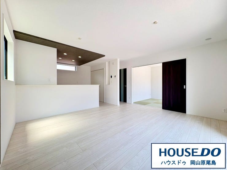 家族が集まるリビングはキッチンからもリビングが見渡せるため、どこに居ても家族を感じ、会話もはずみますね♪