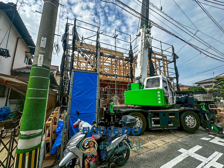 陽当たり良好な物件。平坦な地勢で、前面道路との高低差も少ないです。新しい生活を始めるのに最適な、開放感あふれる敷地です。