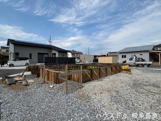 基礎は1F間取り図そのものです。紙面では伝わらない実際の大きさ、広さを体感できるのでお勧めです♪