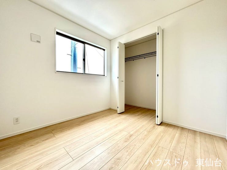 収納付きでお部屋がすっきり。
