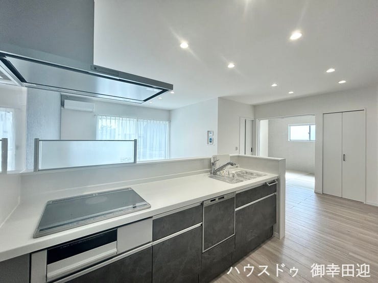■家族の「美味しい」が集まる舞台■高い機能性と美しいデザインを両立。料理する人も、待つ人も、笑顔になれる場所です。
