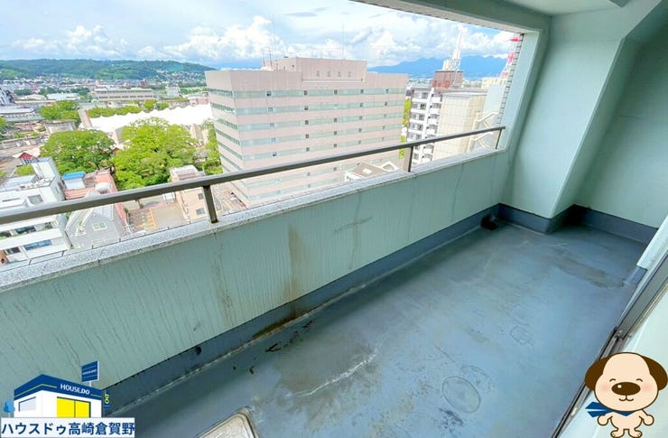 朝の陽射しを感じたり、風を楽しんだりできる、暮らしに嬉しいバルコニーです。西側に二か所バルコニーあります。