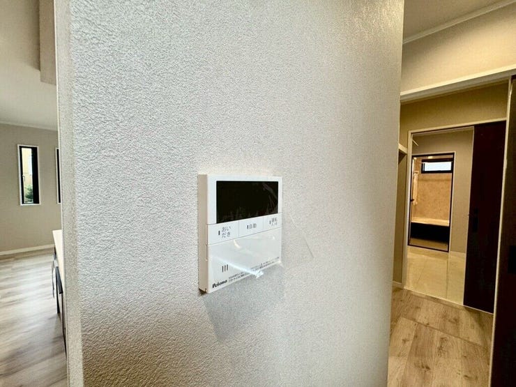 【Facilities】お湯の温度調整がラクな給湯器リモコン付き。追い焚き操作も簡単です。