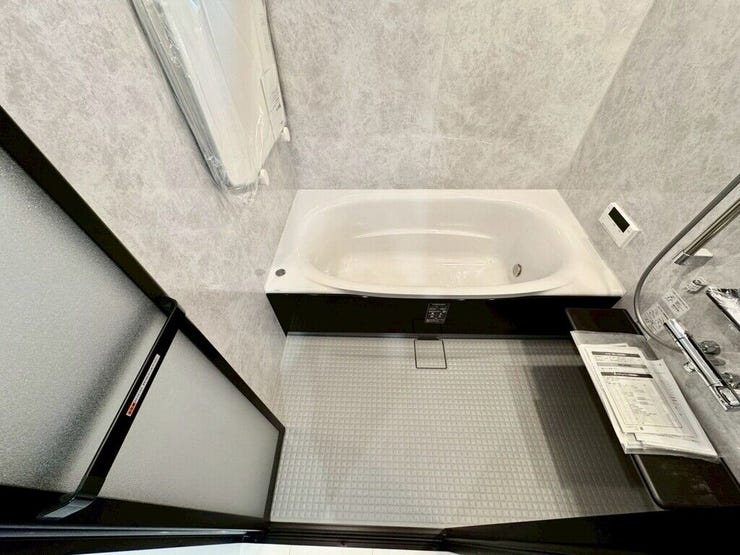 【Bathroom】お子様とのバスタイムにも十分な広さがあり、掃除も簡単にできます。
