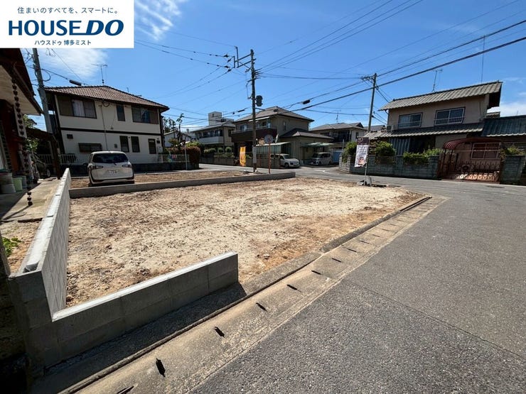 【福岡市博多区麦野 1号棟】■板付小学校まで歩3分&板付中学校まで歩5分■2方向を道路に面した角地(5月8日撮影)