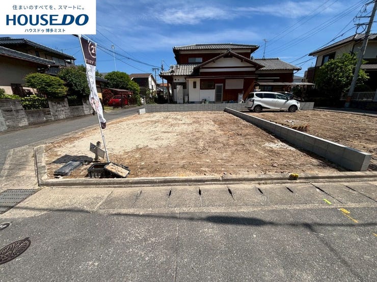 【福岡市博多区麦野 1号棟】■板付小学校まで歩3分&板付中学校まで歩5分■2方向を道路に面した角地(5月8日撮影)