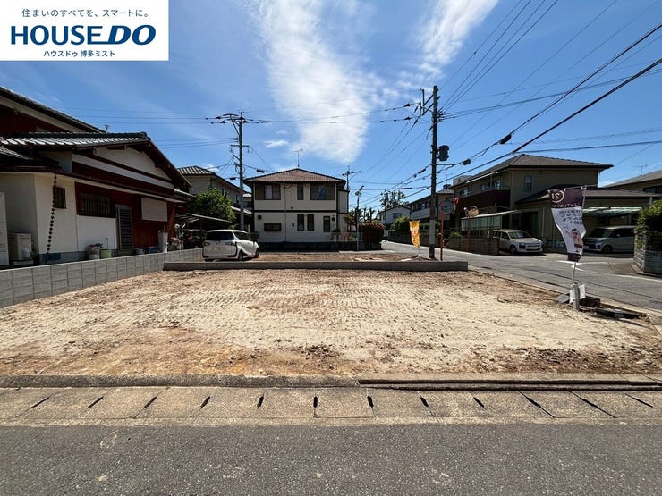 【外観】
【福岡市博多区麦野 1号棟】■板付小学校まで歩3分&板付中学校まで歩5分■2方向を道路に面した角地(5月8日撮影)