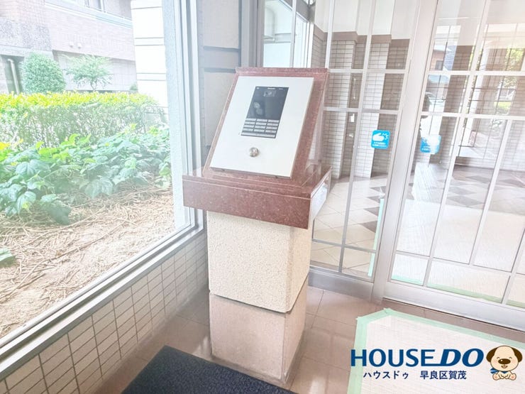 モニター付きオートロックで防犯面にも配慮された、
安心して暮らせる共用空間です