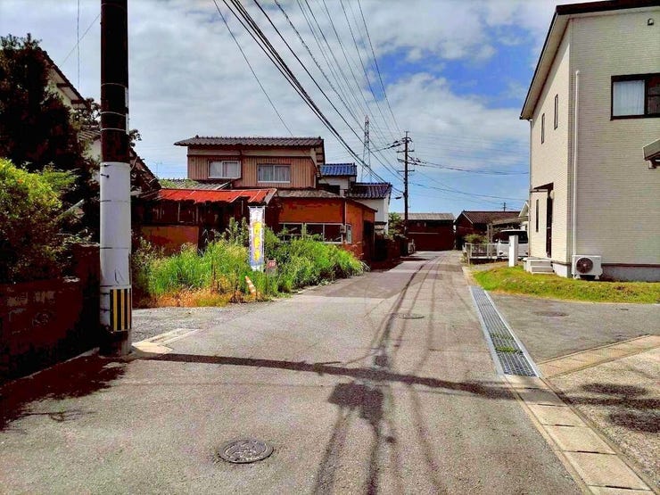 西側道路(南向き)
