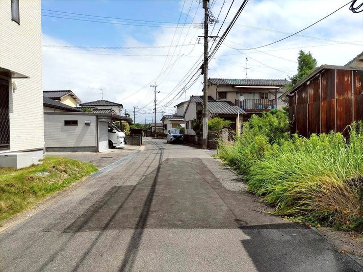 西側道路(北向き)