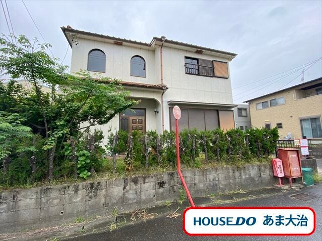 角地になるため隣家からの圧迫感も感じにくく採光通風ともに良好です。建築条件がないのでお好きなハウスメーカーでの建築が可能です。