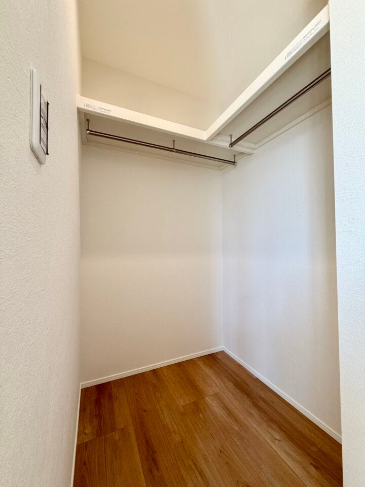 収納スペースが広いので、部屋に荷物が出ることもなく生活感を隠せるのは嬉しいですね♪
