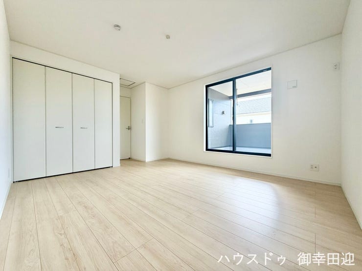 ■2階9.5帖洋室■心からリラックスできる静けさ、上質な眠りで、毎日をリセットします。明日への活力を養う空間です。