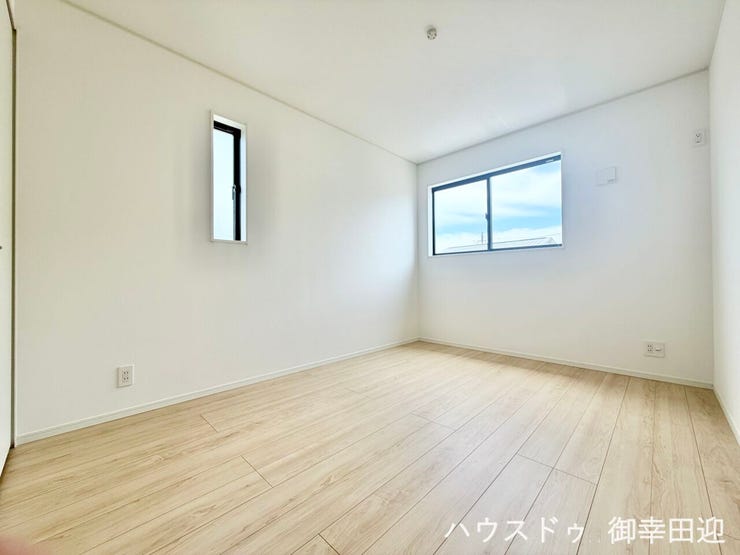 ■2階6帖洋室■心からリラックスできる静けさ、上質な眠りで、毎日をリセットします。明日への活力を養う空間です。
