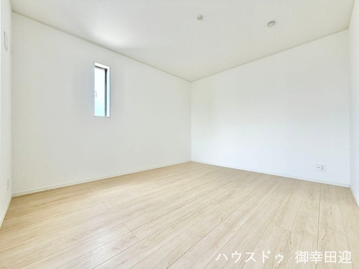 ■2階7.5帖洋室■心からリラックスできる静けさ、上質な眠りで、毎日をリセットします。明日への活力を養う空間です。