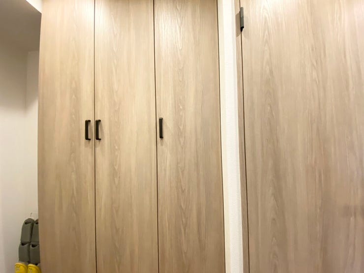 玄関にはシューズボックス付き。
靴をすっきり収納でき、玄関周りをきれいに保ちやすい仕様です♪