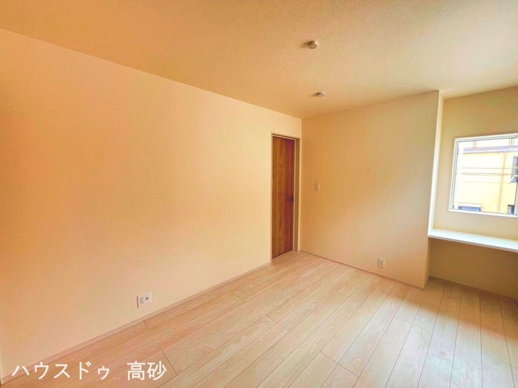在宅ワークにも最適な、静かで落ち着いた洋室です(撮影日:2026.8.4)