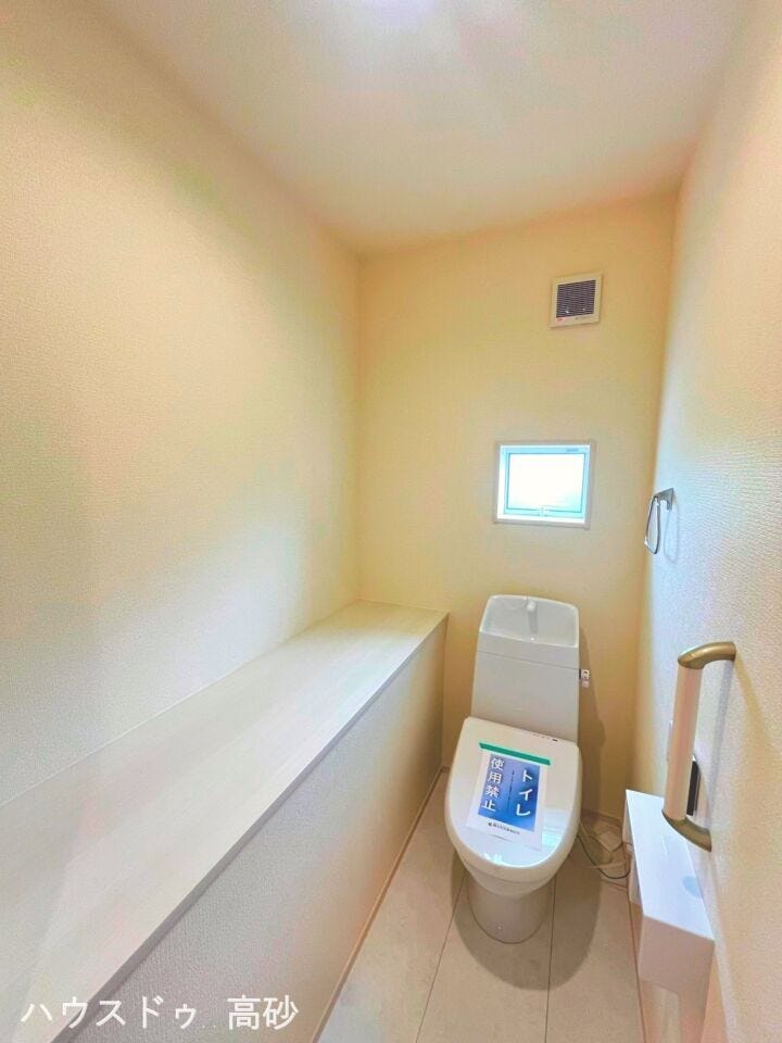 1階と2階のそれぞれにトイレを完備。就寝中や体調が悪い夜も、階段を使わず安心です。
(撮影日:2026.8.4)