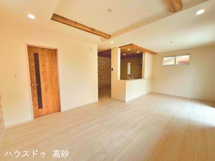 天井高が高く、圧迫感のない心地よい空間。開放感に包まれる上質な暮らしを叶えます(撮影日:2026.8.4)