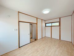 【リフォーム済】2階東側洋室