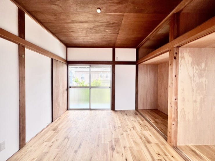 《6帖》木のぬくもりを感じる内装にリフォーム済み♪どこか懐かしさを感じる落ち着いた空間に仕上がっています。