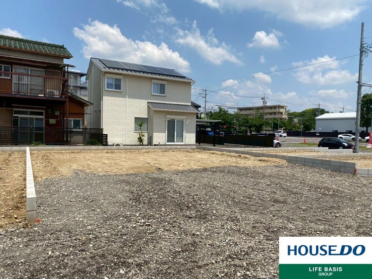 【外観】
【建築中 造成段階】造成段階の今がチャンス!未来の住まいを先取り!地盤から丁寧に作られる信頼の住まい。建築過程を確認しながら、完成後の生活に思いを馳せる、特別な体験が待っています。