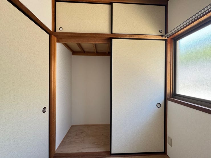 ちょっとした収納は、掃除道具の片付けにも最適です!