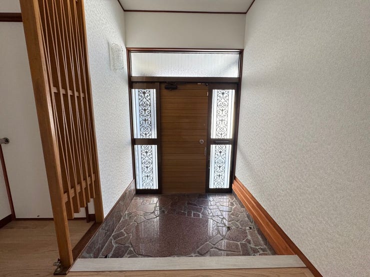 明るい玄関は、気分も明るくしてくれそうです!