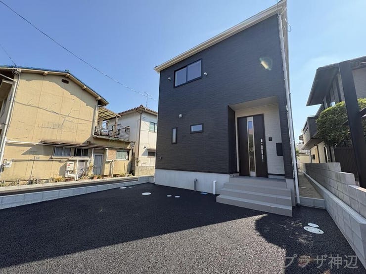 【外観】
【外観】開けた敷地で陽当たり・通風良好!明るい光が差し込む快適な住環境です。