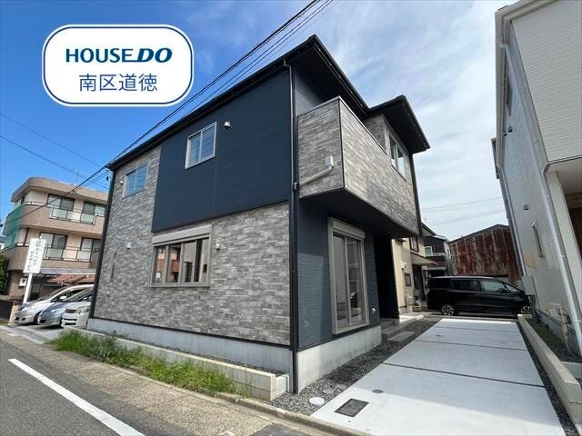 【外観】
生活利便施設が徒歩10分圏内に揃う、便利な住環境です♪
地下鉄名城線/新瑞橋駅 徒歩約8分、地下鉄桜通線/桜本町駅 徒歩約12分と2沿線利用が可能です◎