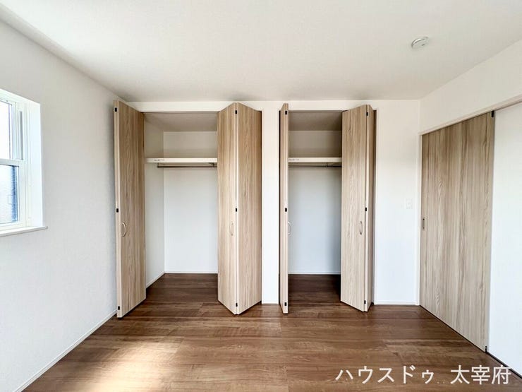 クローゼット付きで収納力も確保した洋室。お部屋をすっきり保ちながら、インテリアのレイアウトも楽しめます。