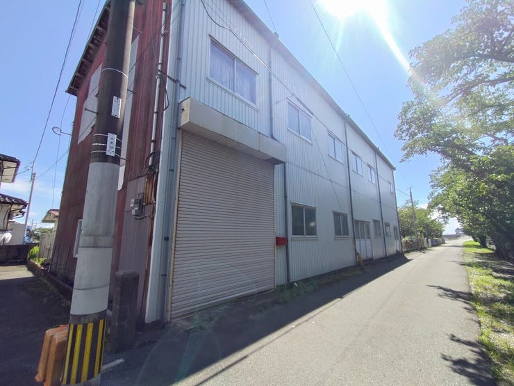 鉄骨造2階建て倉庫