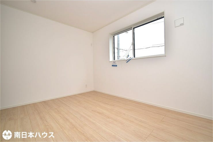 真砂本町 新築戸建 【洋室】6.5帖の洋室です！2面採光を確保されたお部屋で日当たり、通風良好です♪