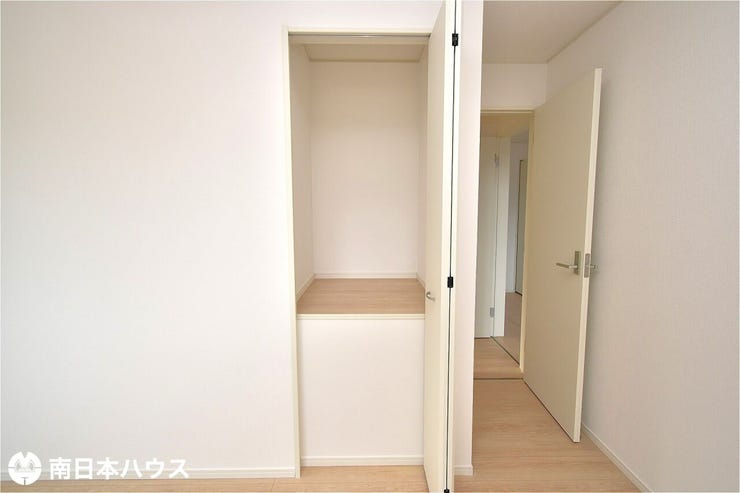 真砂本町 新築戸建 【洋室6.5帖の収納】