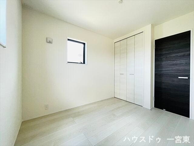 【5帖】シンプルだからこそ使いやすい。家具やインテリアも合わせやすい洋室です。