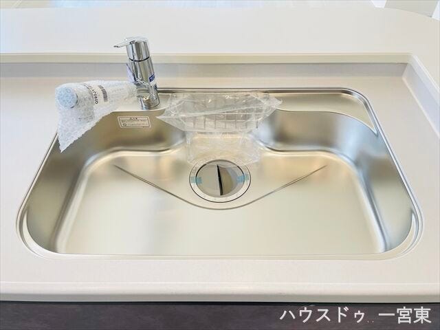 【シンク】錆びにくくて耐久性や耐熱性に優れていてメンテナンスが楽なステンレスシンク。